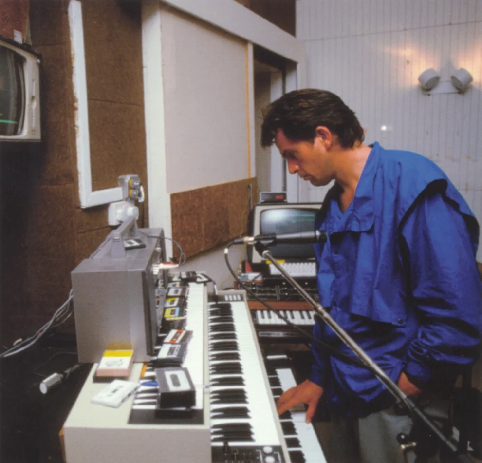 Peter Gabriel in the studio, making "So"