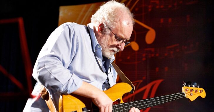 Bass player Mo Foster has died